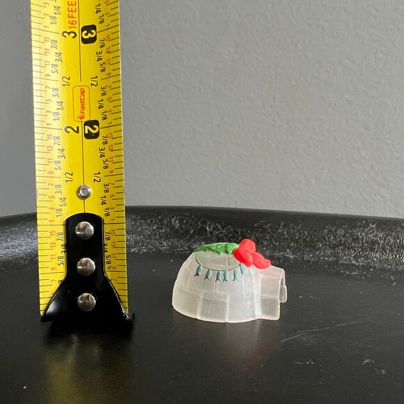 Vintage 1993 Hallmark Merry Miniatures Christmas Eskimo Boy and Igloo - Picture 7 of 8